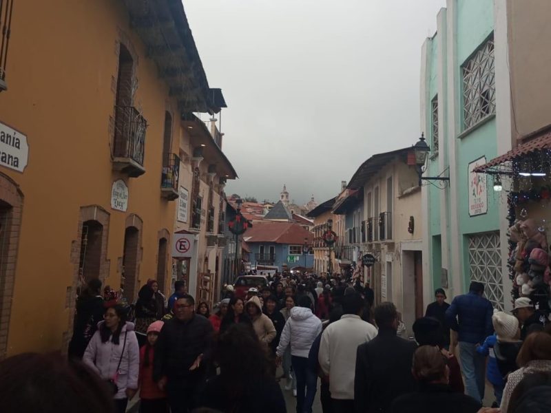 Contraste navideño: Pachuca casi vacía y pueblos mágicos repletos