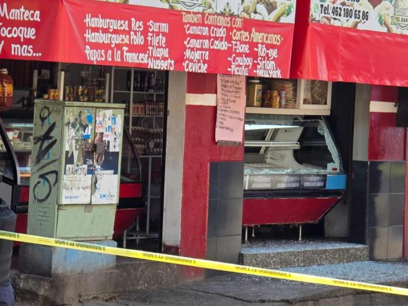 Rafaguean la carnicería Dany: Matan a su dueño y privan de la libertad a joven en Irapuato