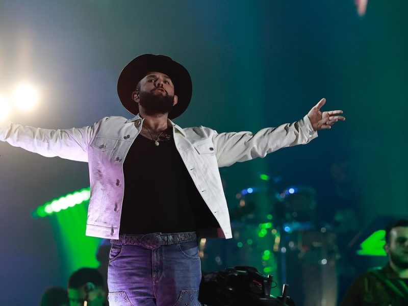 Carin León: Un 2025 lleno de historias, récords, duetos y residencias