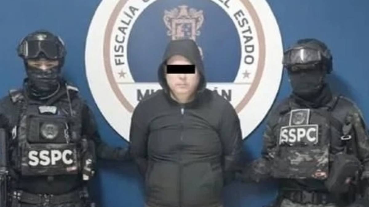 carlos-manzo-el-licenciado