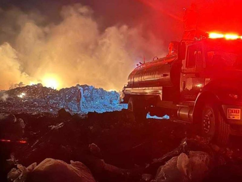 Fuerte incendio en basurero de Cortazar estuvo a punto de expandirse a El Huizache