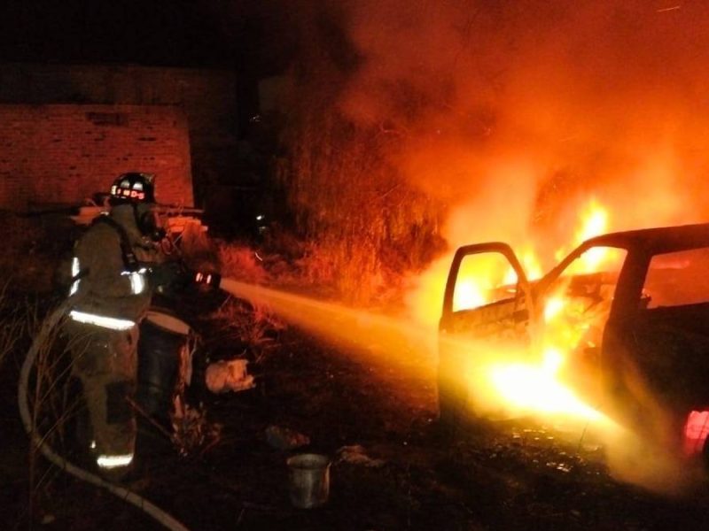 Se registran incendios de vehículos en la capital en menos de 12 horas