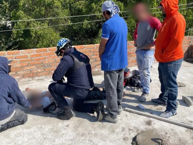 Accidente en León: Albañil toca cables de alta tensión y vive para contarlo