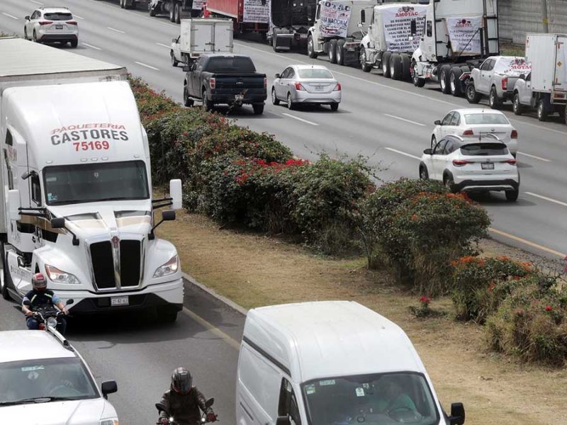 bloqueos carreteros de campesinos y transportistas