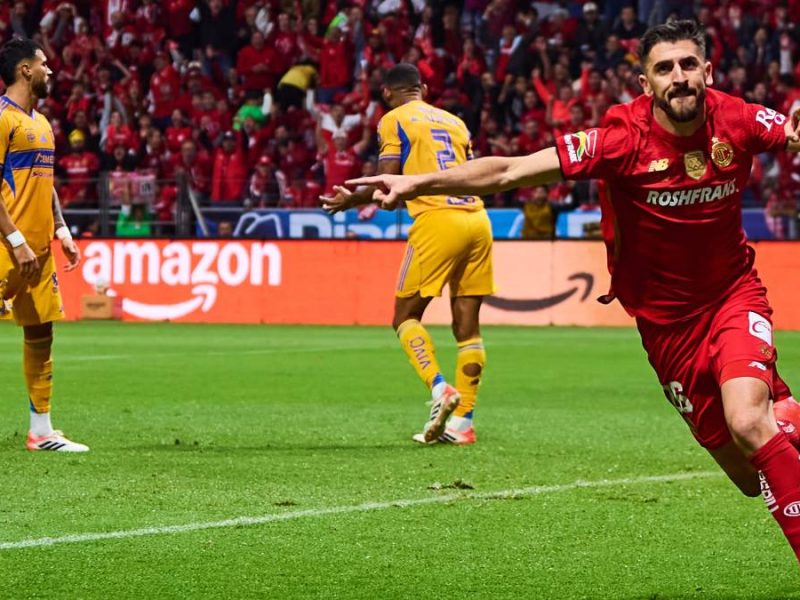 Paulinho celebra nuevo título con Toluca y se rinde ante Alexis Vega que dio el gol del bicampeonato - Mexsport.