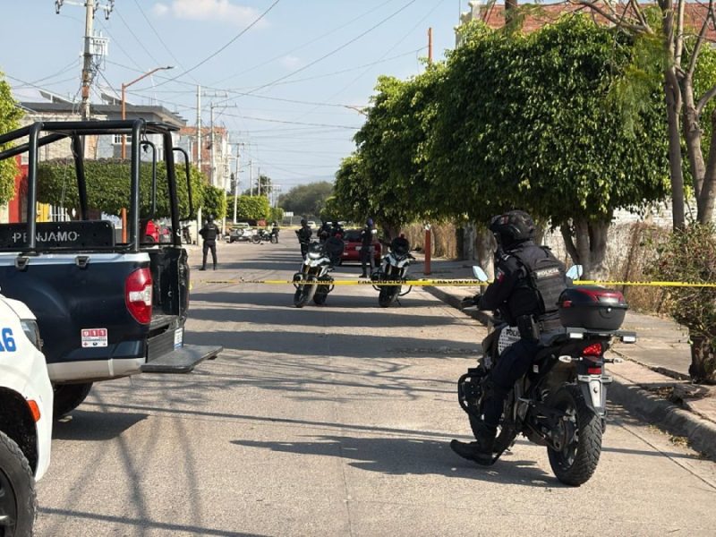 Balean a hombre al salir de los separos; una bala pega en joven que pasaba por ahí