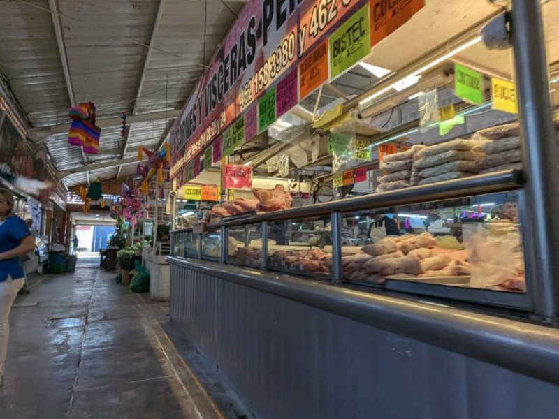 Nochebuenas, pavo y vestuario: Esto gastarás en la temporada decembrina en Guanajuato