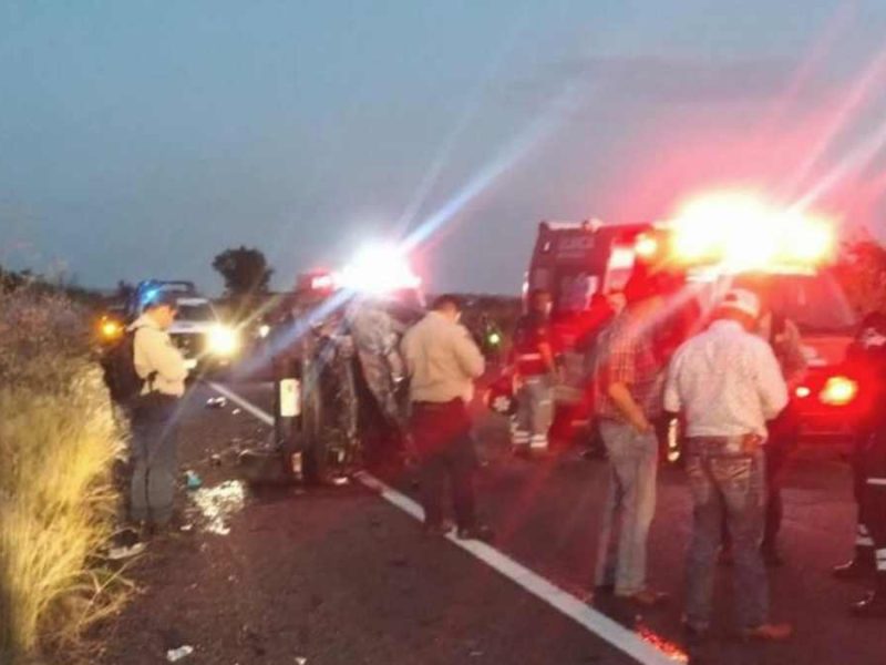 Tres jovencitas heridas tras volcar en Moroleón; alcohol y velocidad causarían accidente