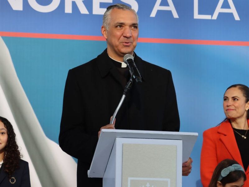 El Instituto Cumbres de León celebra su 40 aniversario con un homenaje a la historia de la ciudad