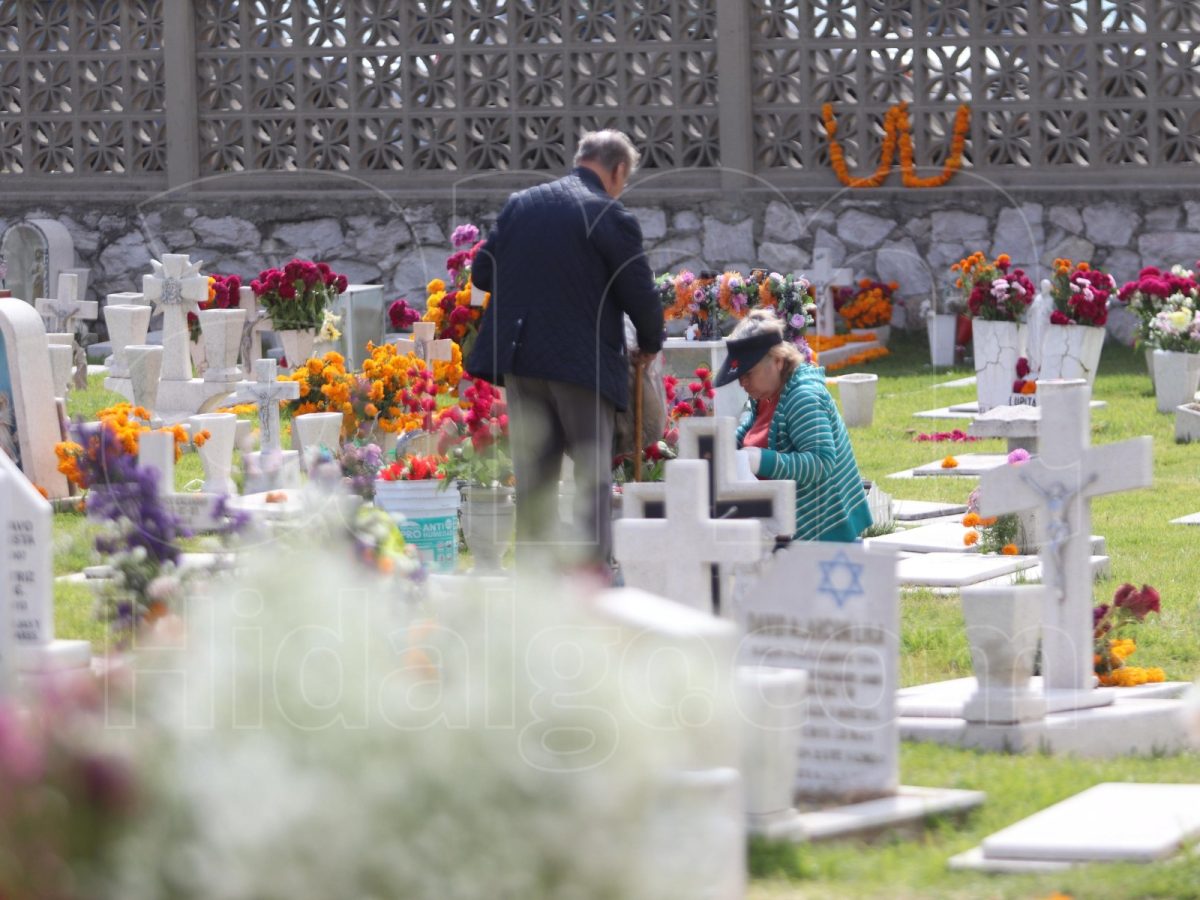 Renuevan reglas en panteón de Pachuca: respeto a duelo humano