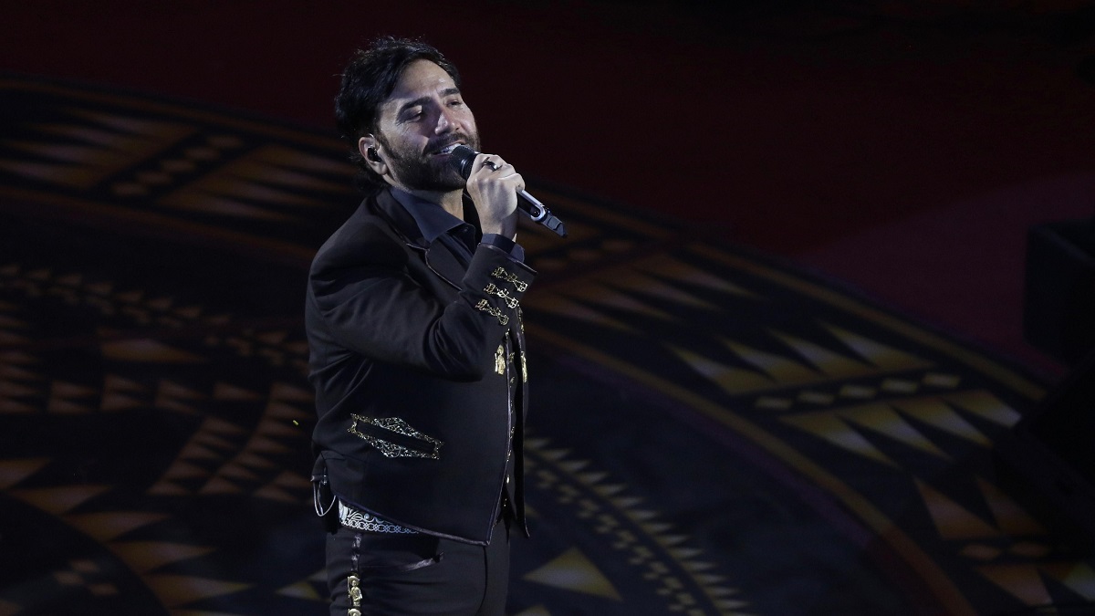 Alejandro Fernández en el palenque de la Feria de León 2026