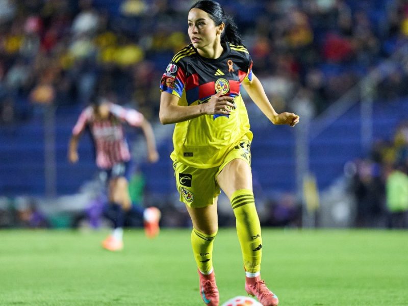 Scarlett Camberos seguirá como futbolista de América Femenil y quiere lograr el título