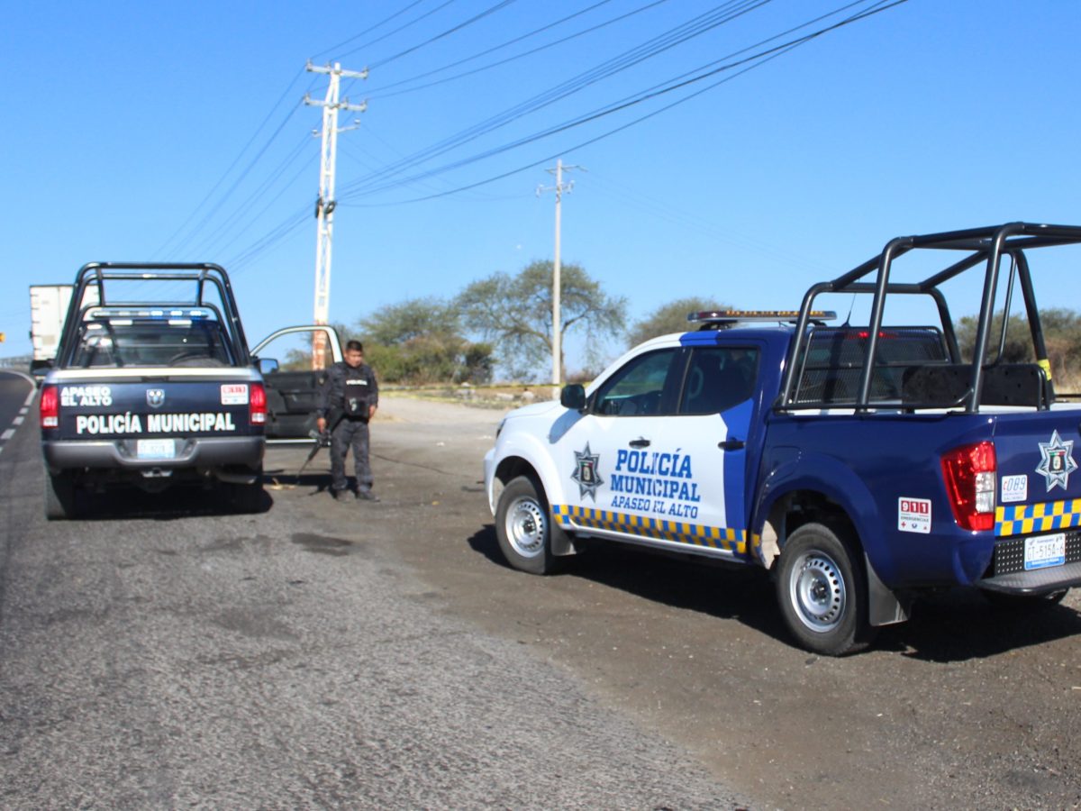 Asesinan a hombre y lo abandonan en la carretera Apaseo el Alto-Querétaro