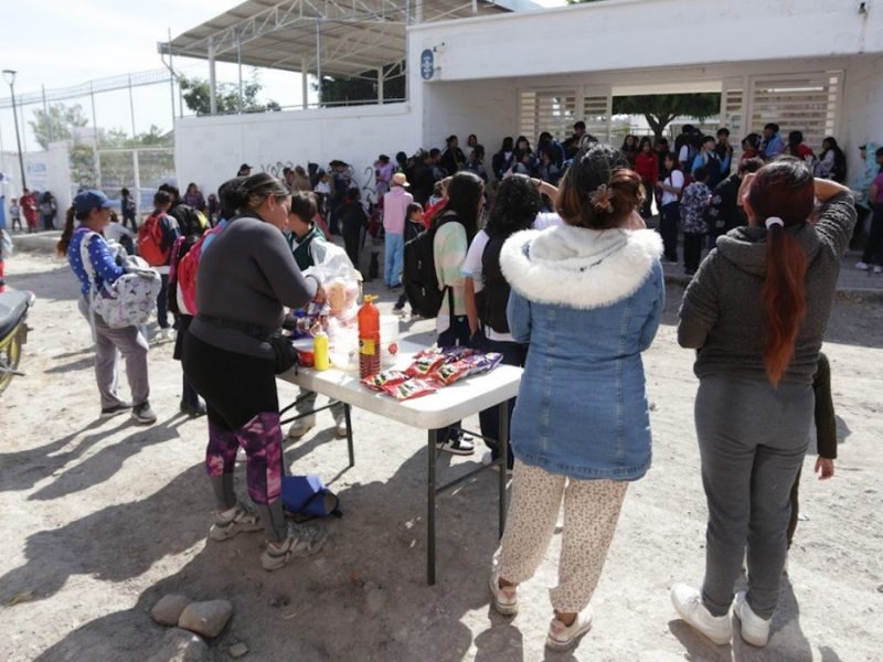 Padres de familia exigen vigilancia, caseta de policía y limpieza de terrenos tras ataque a menor en León