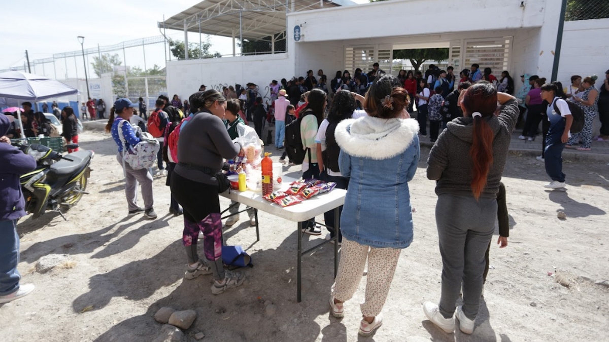 Ataque de estudiante Secundaria General número 23 Rufino Tamayo en la colonia Rizos de la Joya.