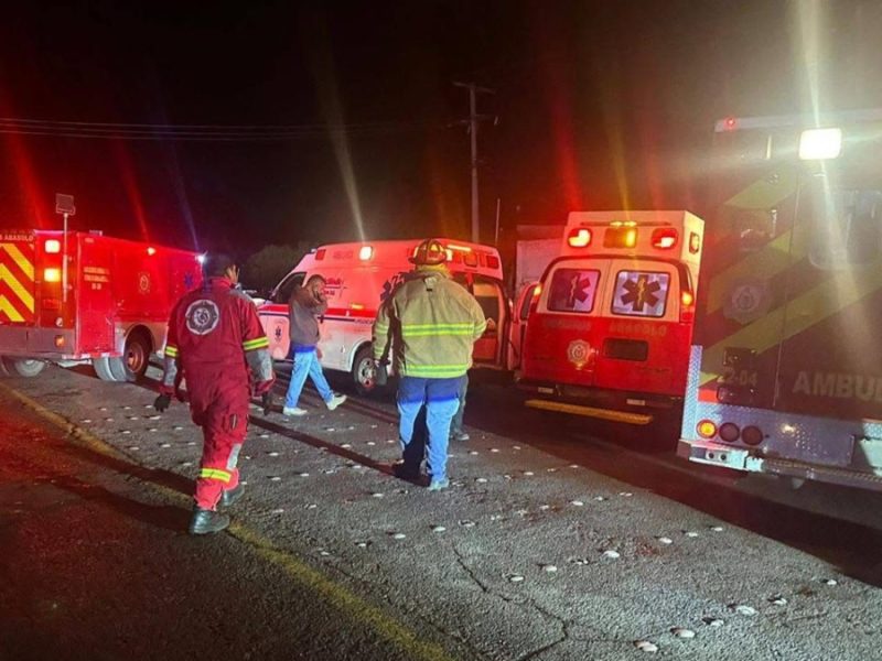 Atropella y mata a una persona en la carretera Pénjamo-La Piedad; deja herida a otra y se fuga