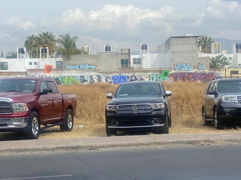 Denuncian extorsiones contra dueños de autos chocolate en Guanajuato tras fin de decreto