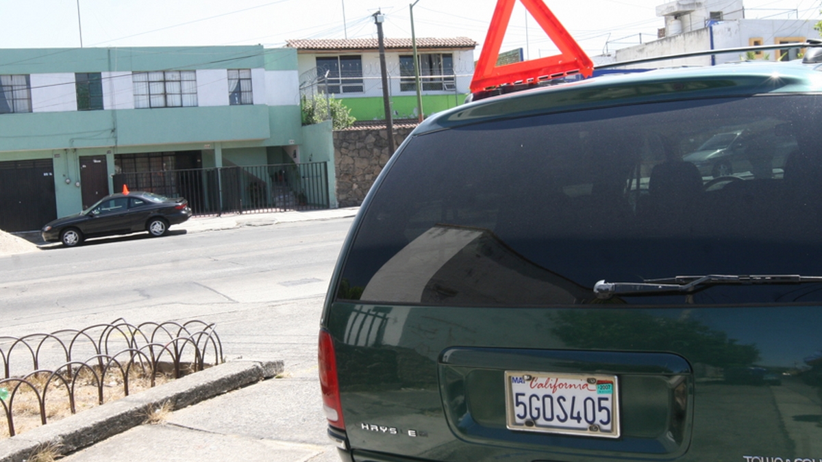 Decreto de AMLO a favor de autos "chocolate"