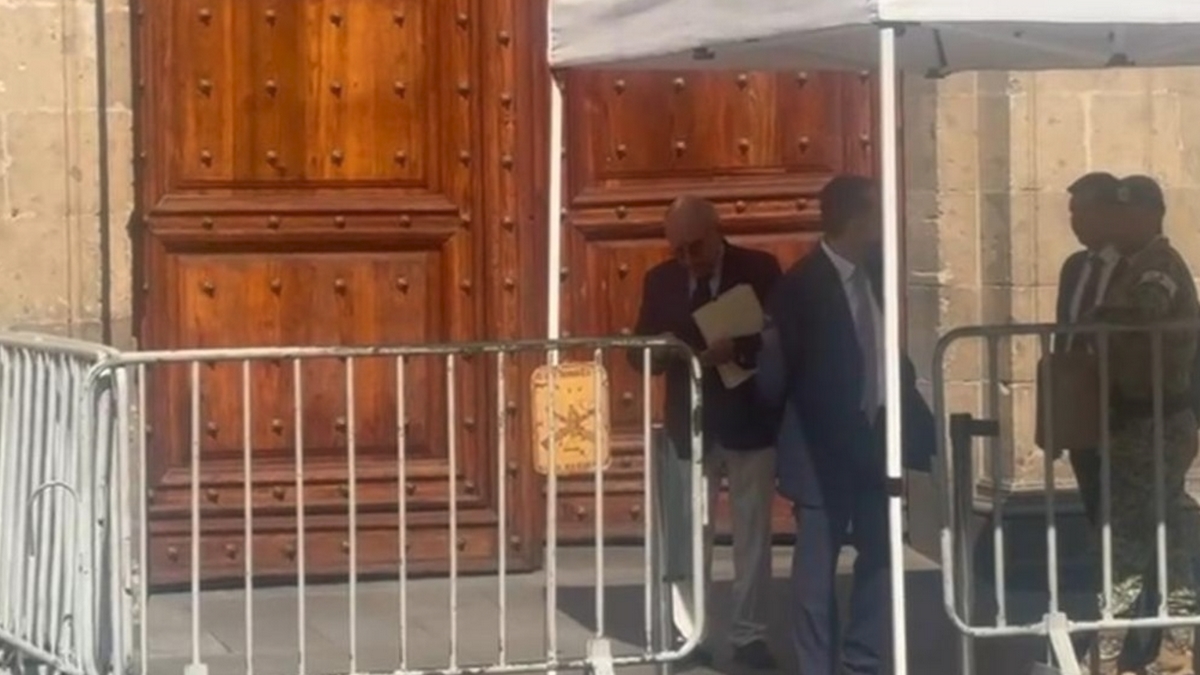 Pablo Gómez en Palacio Nacional por reforma electoral