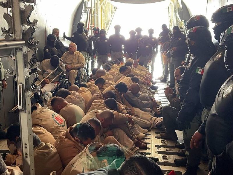 Pactan acelerar entrega de capos entre México y Estados Unidos