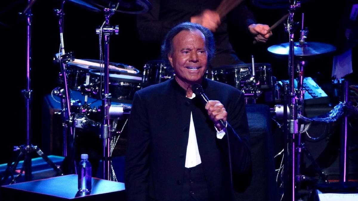 Cantante Julio Iglesias investigado por la Fiscalía española