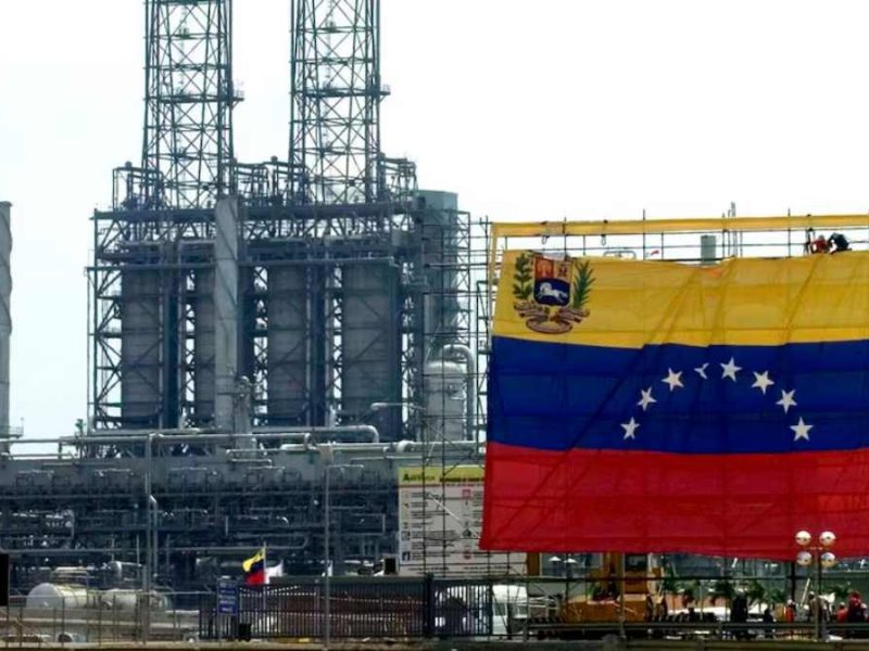 Alertó Trump caída de Maduro a petroleros estadounidenses un mes antes, “prepárense”, les dijo