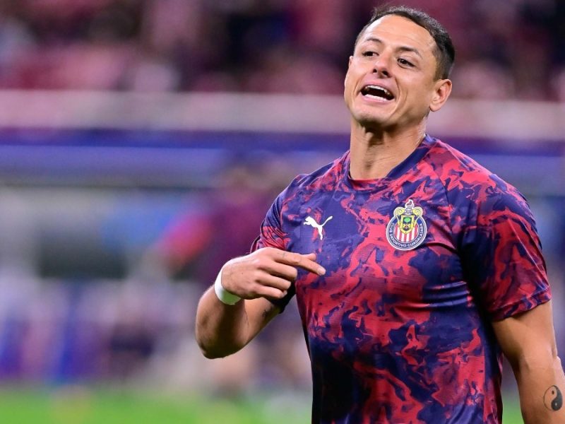 ‘Chicharito’ se burla del “penal que volé”; Marco Cancino y ‘Villa Villa’ le piden que hubiera dado “la cara” en Chivas