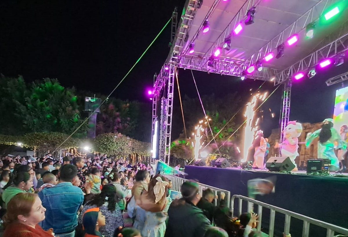 Con mega show de Reyes