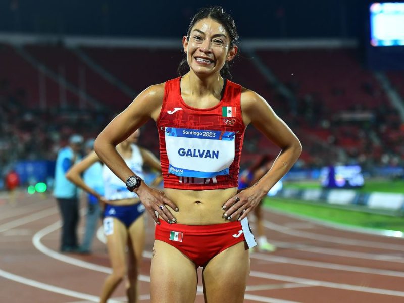 Laura Galván rompe récord mexicano de medio maratón en Houston
