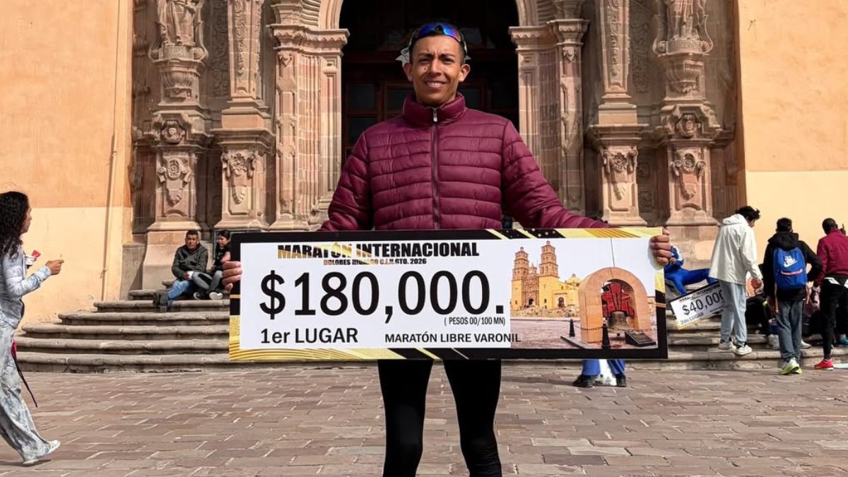 Almaguer se quedó con el primer lugar del Maratón de Dolores Hidalgo. Foto: Comude León.