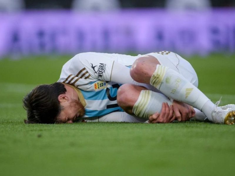 Real Oviedo cae 3-0 en Barcelona y se hunde en La Liga