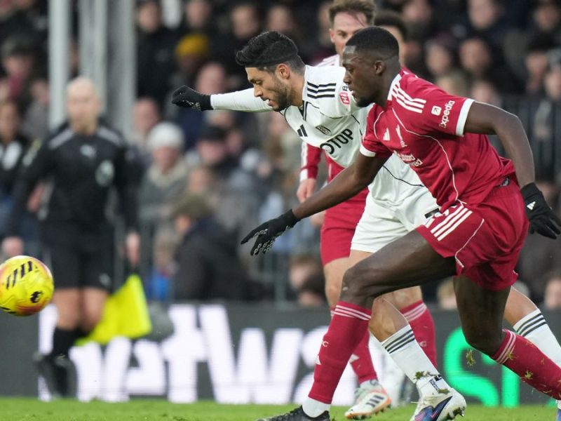 Raúl Jiménez da asistencia de lujo y Fulham empata 2-2 ante Liverpool