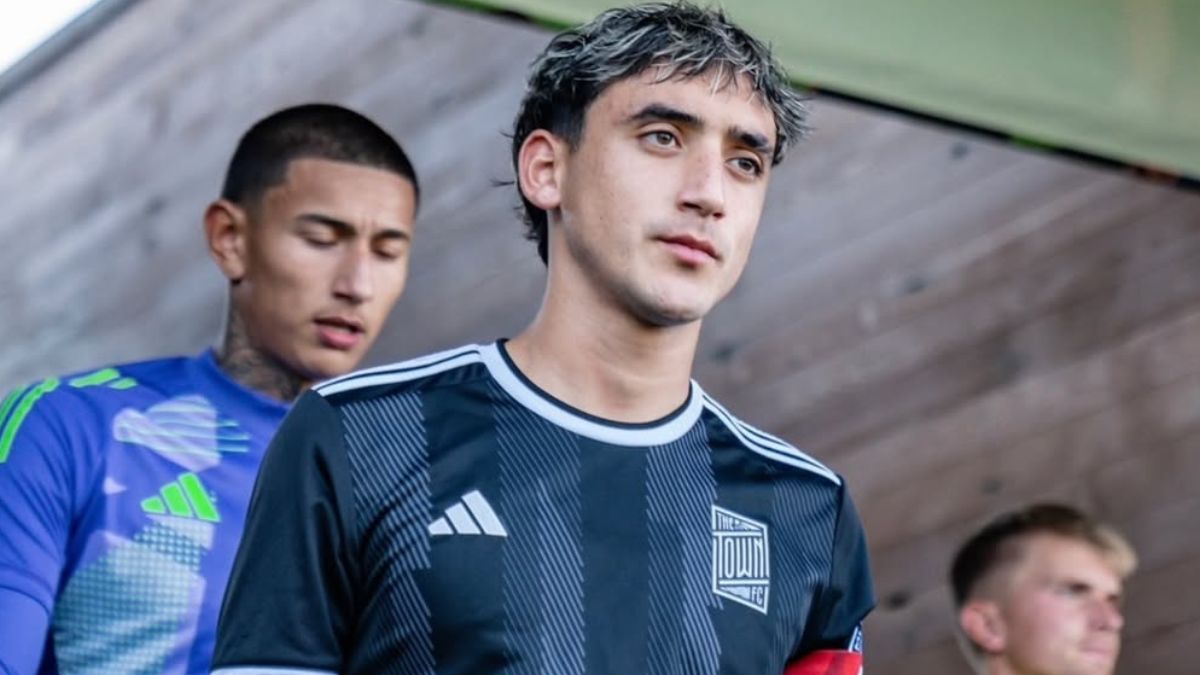 Iván Cruz Medina en un juego con The Town FC. Foto: Instagram Oficial de Iván Cruz Medina.