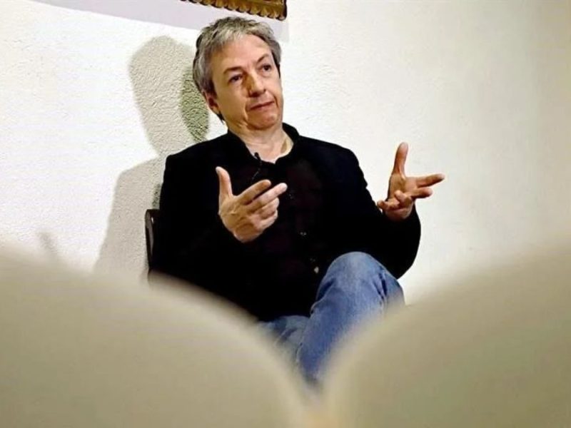 David Toscana, escritor regiomontano, gana el premio Alfaguara 2026 con su obra “El ejército ciego”