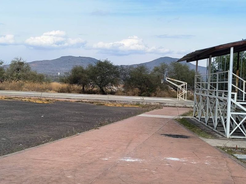 Exigen rescate de la deportiva Los Girasoles en Moroleón; obra está en el olvido desde 2017