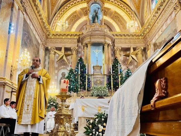 Despiden al padre José Manuel Valdez Bazaldúa, exdirector del Colegio Lourdes y rector de La Soledad