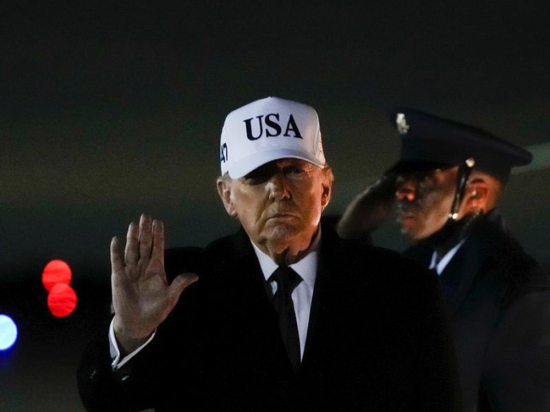 Donald Trump se presenta como ‘presidente en funciones de Venezuela’