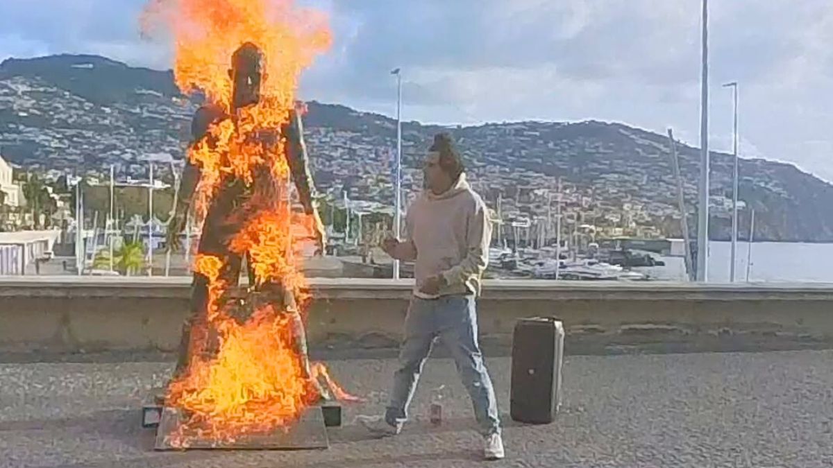 El aficionado que incendió la estatua de Cristiano Ronaldo. Reforma.
