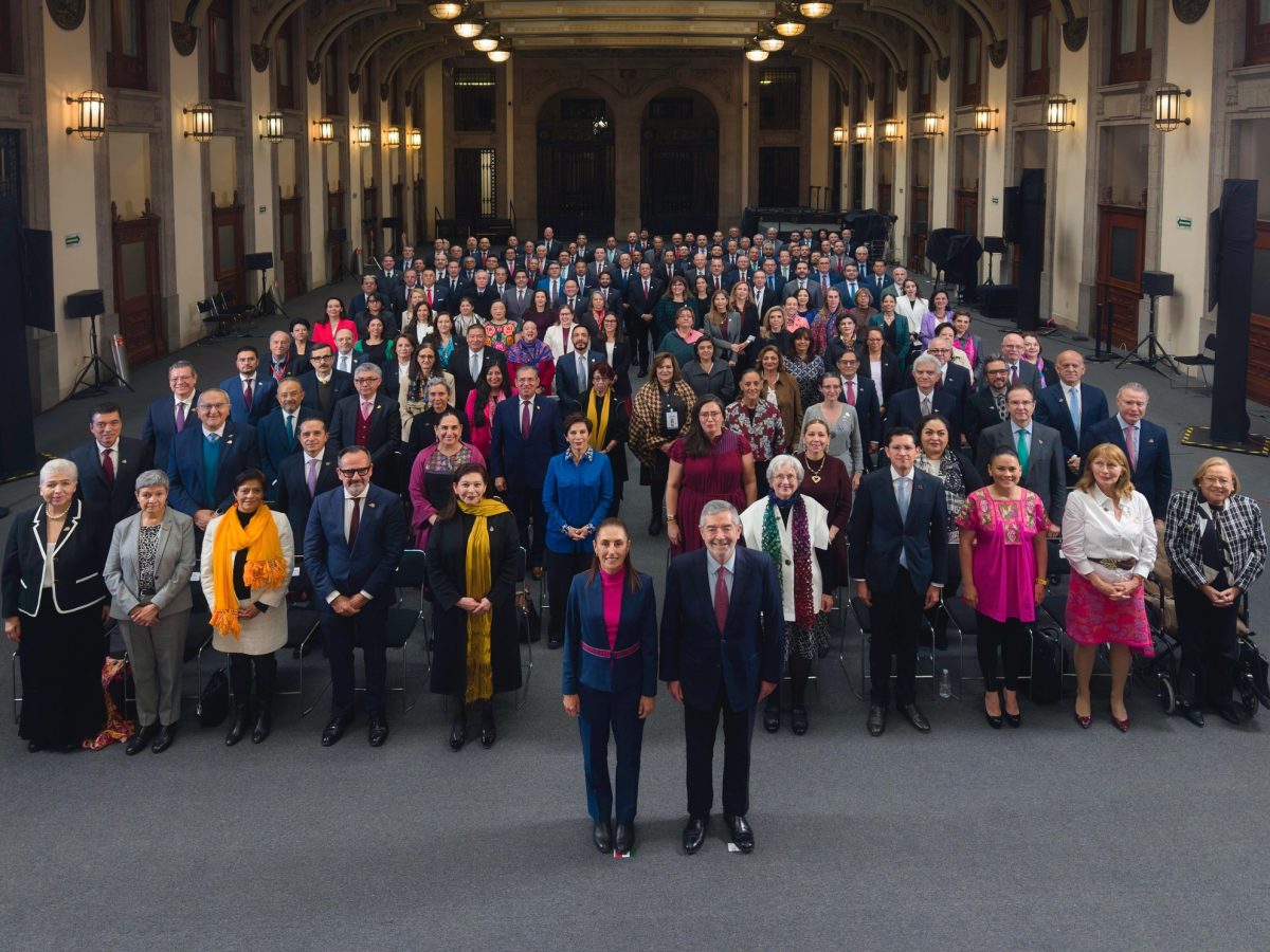 Acude Fayad a reunión de embajadores y cónsules con Sheinbaum