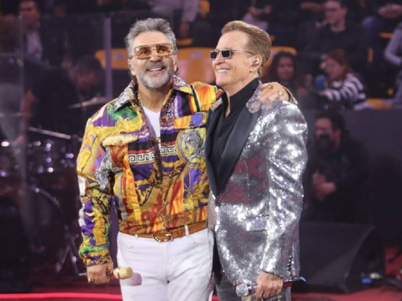 Emmanuel y Mijares conquistan público multigeneracional en el Palenque de León