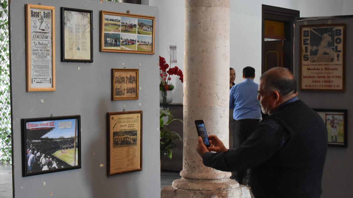 Exposición de beisbol en Moroleón