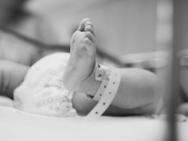 Bebé no vacunado muere por cuadro grave de sarampión en Tlaxcala; el virus se expande a más regiones