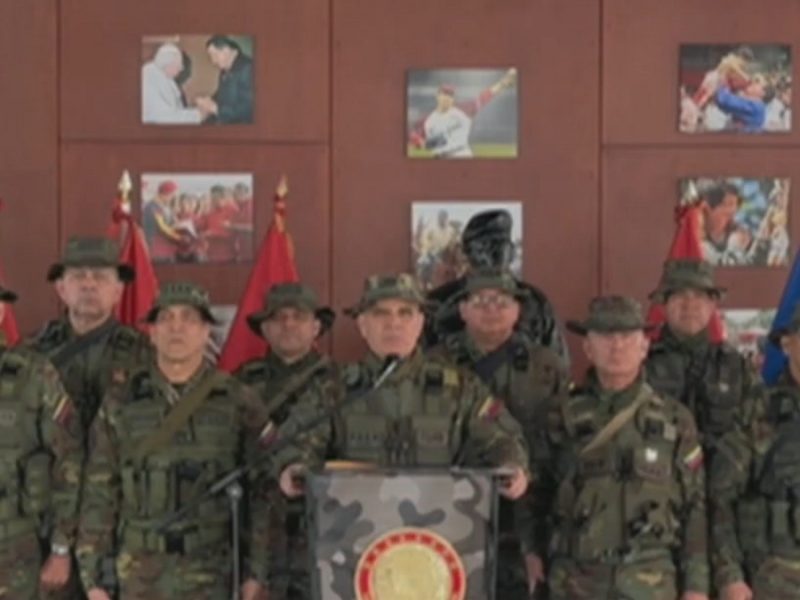 Exige Fuerza Armada de Venezuela liberación de Maduro; reconocen a presidenta interina