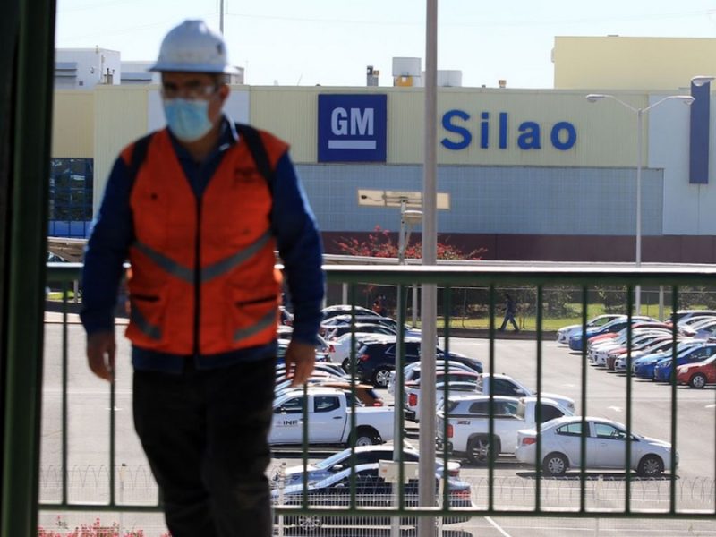 Descartan despidos en General Motors Silao tras recortes en planta de Coahuila