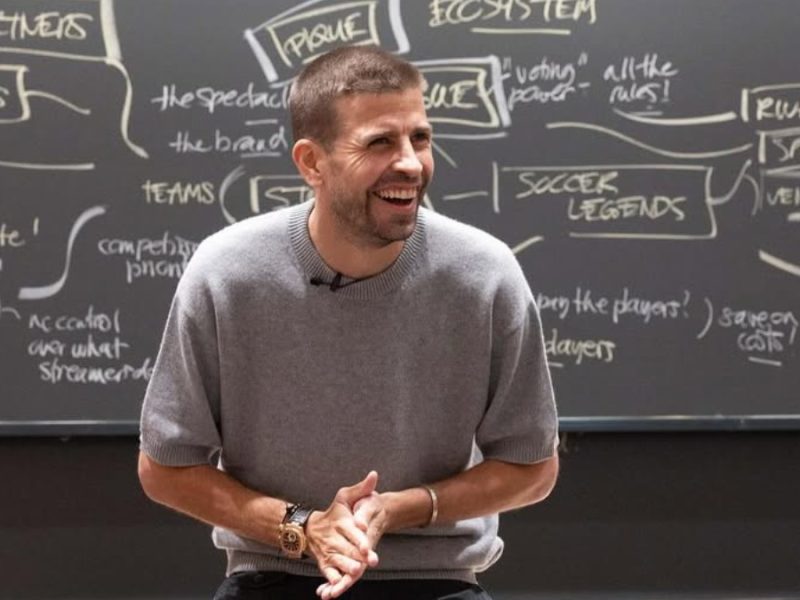 Jóvenes encuentran a Gerard Piqué y le cantan éxito de Shakira con Bizarrap, dedicada a él