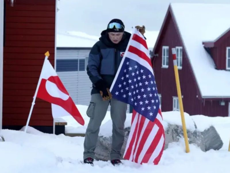 Trump insiste en tomar Groenlandia “de una forma u otra”; busca evitar que lo haga Rusia o China