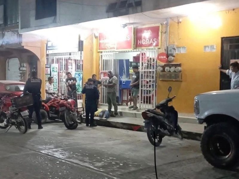 Ejecutan a hombre a balazos en colonia de Huejutla