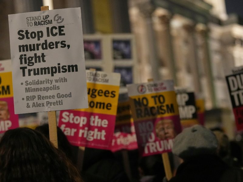 ICE abandona Minneapolis tras asesinato de activistas promigrantes; Trump exige cooperación