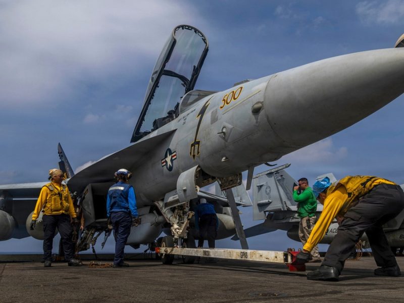 Milicias pro Irán amenazan con ataques ante presión militar de Donald Trump