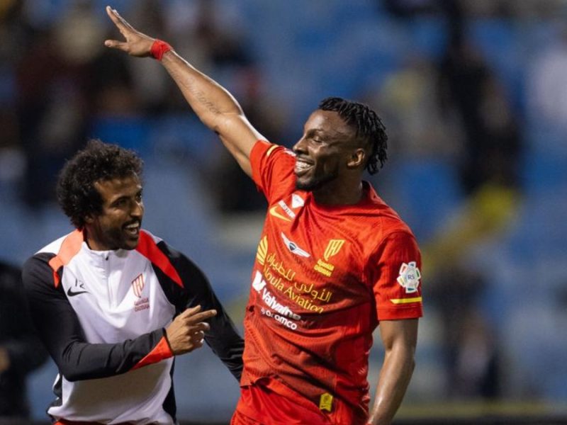 Julián Quiñones hace hat-trick y Al Qadisiya golea 5-0 a Al Feiha